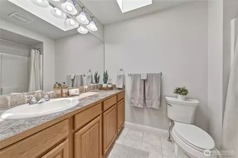Bath - 1854 Woodmere Loop, Walla Walla, WA 99362 photo 4 of 5