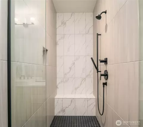 Bath - 21907 25th St SE UNIT C, Bothell, WA 98021 photo 2 of 4