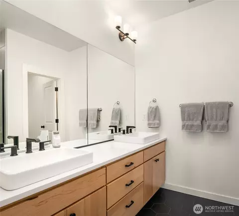 Bath - 21907 25th St SE UNIT C, Bothell, WA 98021 photo 1 of 4