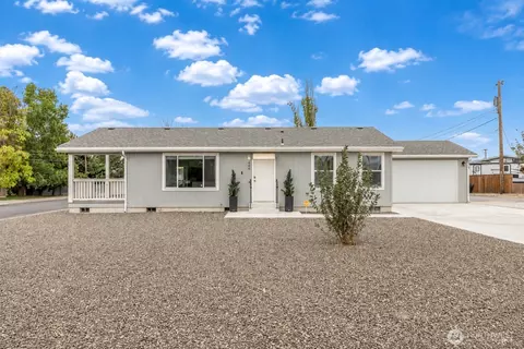 906 S C St, Moses Lake, WA 98837