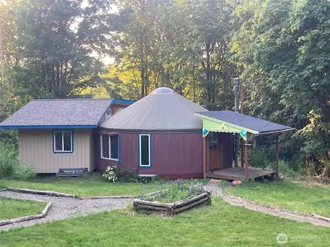3372 E Agate Rd, Shelton, WA 98584