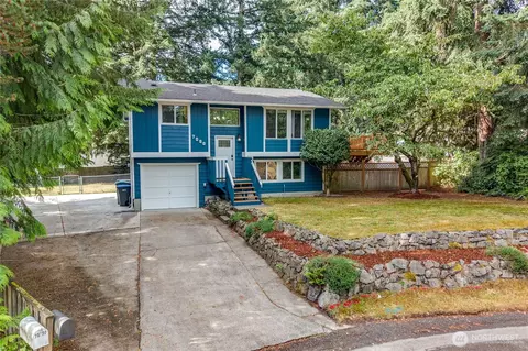 7080 E Cascade Ct, Port Orchard, WA 98366