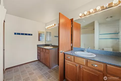 Bath - 1413 177th St E, Spanaway, WA 98387 photo 3 of 4