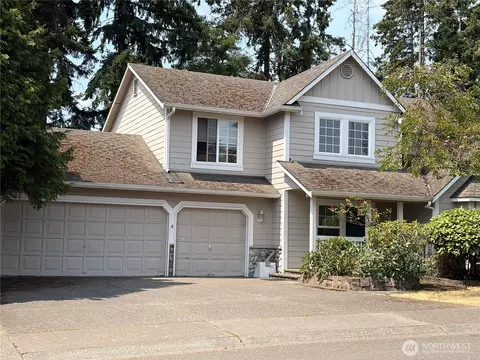 5724 Hillpointe Cir, Lynnwood, WA 98037
