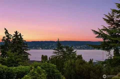 6340 NE Windermere Rd, Seattle, WA 98105