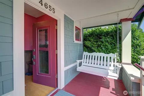 Exterior - 4655 Eastern Ave N, Seattle, WA 98103 photo 2 of 12