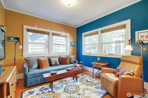 Living - 4655 Eastern Ave N, Seattle, WA 98103 photo 5 of 5