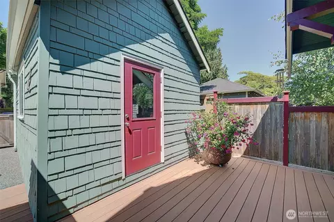 Exterior - 4655 Eastern Ave N, Seattle, WA 98103 photo 4 of 12