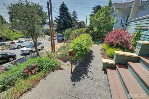 Exterior - 4655 Eastern Ave N, Seattle, WA 98103 photo 10 of 12