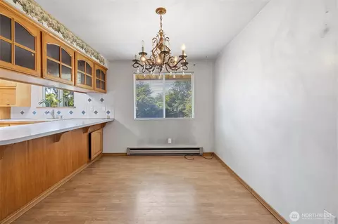 Dining - 804 94th St SE, Everett, WA 98208 photo 1 of 2