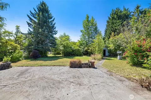 Exterior - 804 94th St SE, Everett, WA 98208 photo 6 of 7