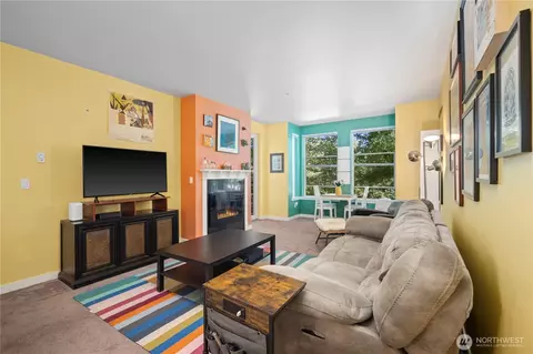55 Williams Ave S #205, Renton, WA 98057