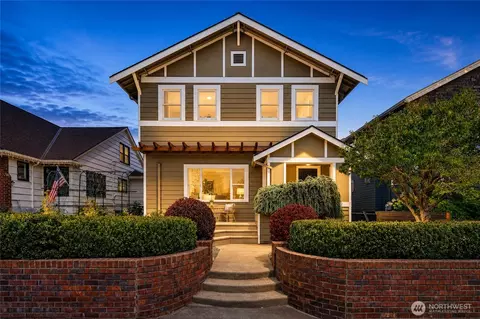 1318 N 76th St, Seattle, WA 98103