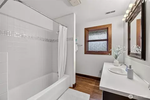 Bath - 1318 N 76th St, Seattle, WA 98103 photo 3 of 3
