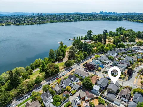 View/Area - 1318 N 76th St, Seattle, WA 98103 photo 4 of 6