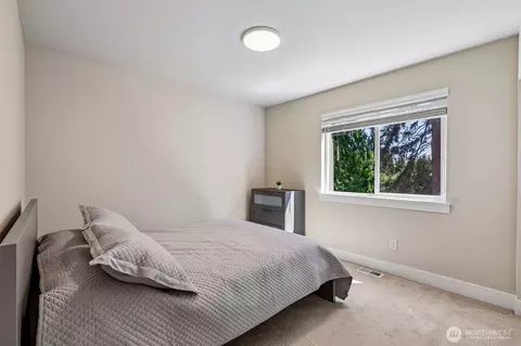 Bedroom - 19729 Meridian Pl W, Bothell, WA 98012 photo 6 of 7
