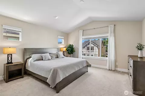 Bedroom - 19729 Meridian Pl W, Bothell, WA 98012 photo 1 of 7