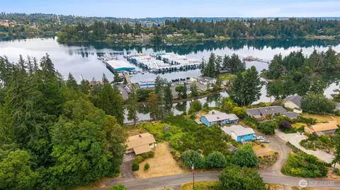 2722 Vincent Way NW, Bremerton, WA 98312