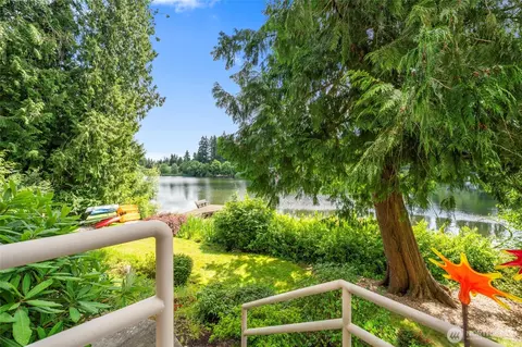 19528 Echo Lake Pl N #B101, Shoreline, WA 98133