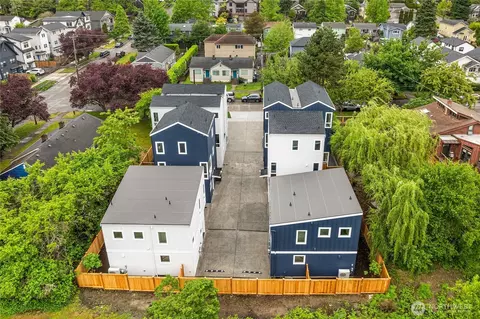 View/Area - 110 29th Ave E, Seattle, WA 98112 photo 1 of 3