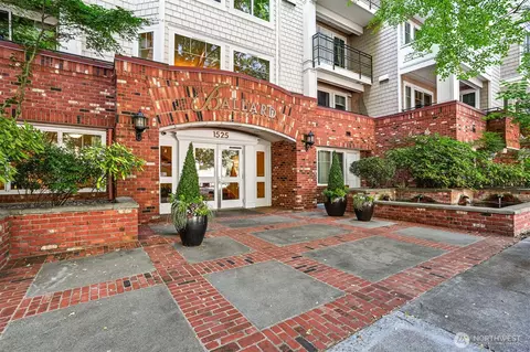 1525 NW 57th St #326, Seattle, WA 98107