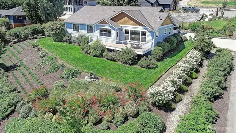 28 Zurich Ct, Camano Island, WA 98282