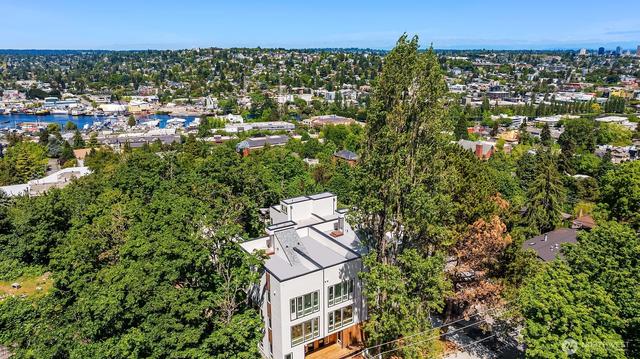532 W Barrett St, Seattle, WA 98119