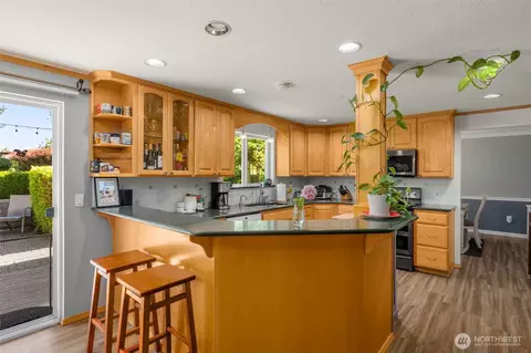 Kitchen - 41604 218th Ave SE, Enumclaw, WA 98022 photo 1 of 2