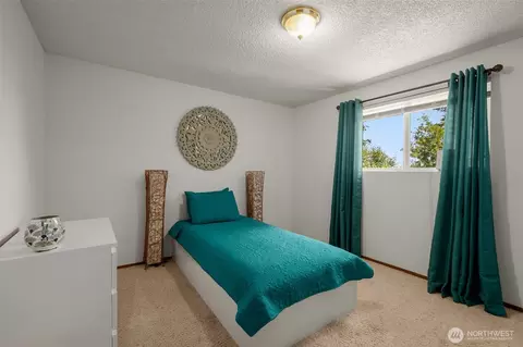 Bedroom - 41604 218th Ave SE, Enumclaw, WA 98022 photo 4 of 4