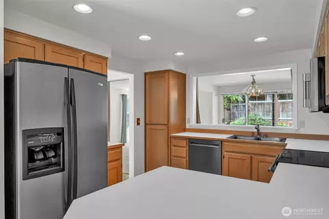 Kitchen - 2016 Mill Pointe Dr SE, Mill Creek, WA 98012 photo 3 of 3