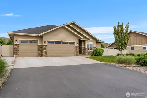 318 Brinley Ln, Wenatchee, WA 98801