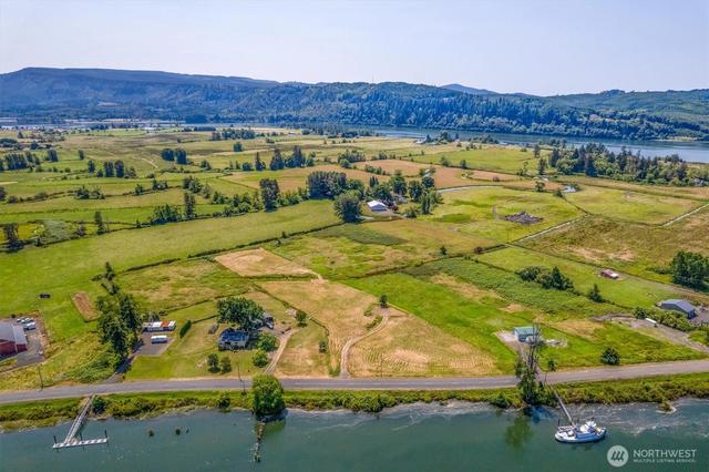 411 W Birnie Slough Rd, Cathlamet, WA 98612