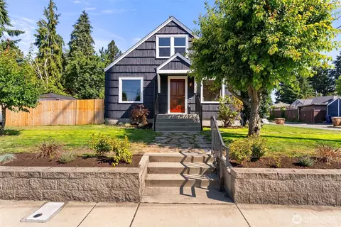 125 S 64th St, Tacoma, WA 98408