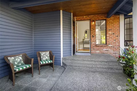 Exterior - 1931 237th St SE, Bothell, WA 98021 photo 2 of 3
