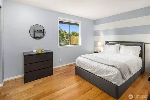 Bedroom - 1931 237th St SE, Bothell, WA 98021 photo 4 of 4