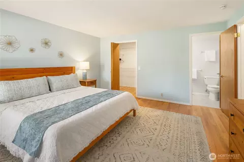 Bedroom - 1931 237th St SE, Bothell, WA 98021 photo 2 of 4