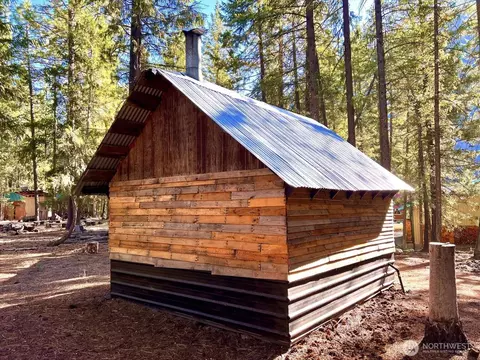 4 Susan Rd, Okanogan, WA 98833