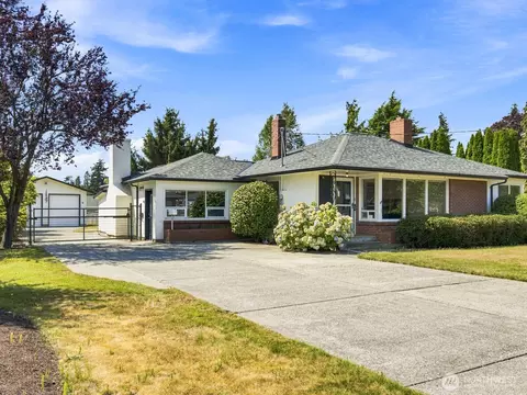 3015 Ellis St, Bellingham, WA 98225