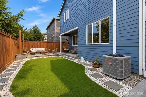 Exterior - 3917 174th Pl SE, Bothell, WA 98012 photo 4 of 4