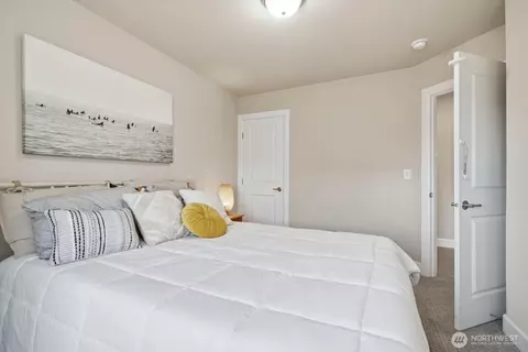 Bedroom - 3917 174th Pl SE, Bothell, WA 98012 photo 5 of 5