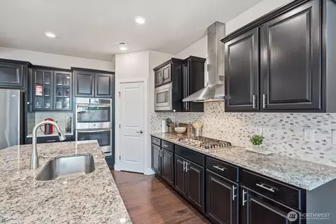 Kitchen - 3917 174th Pl SE, Bothell, WA 98012 photo 3 of 4