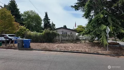 221 NW 101st St, Seattle, WA 98177