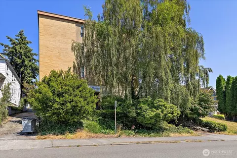3209 Hoyt Ave #302, Everett, WA 98201