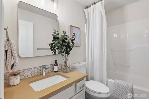 Bath - 2623 179th St SE, Bothell, WA 98012 photo 5 of 5