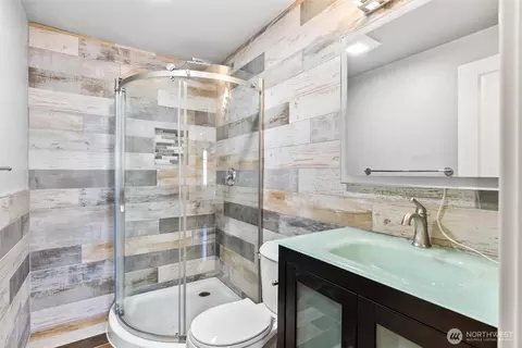 Bath - 12404 E Gibson Rd #M202, Everett, WA 98204 photo 1 of 4