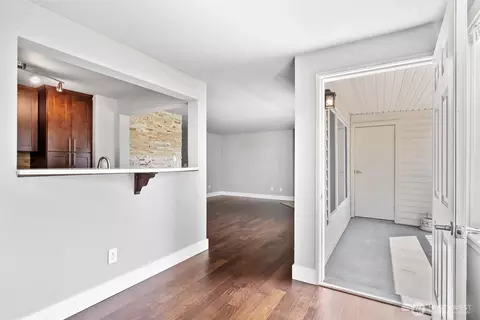 Entry Way - 12404 E Gibson Rd #M202, Everett, WA 98204 photo 2 of 2