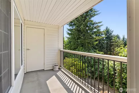 Exterior - 12404 E Gibson Rd #M202, Everett, WA 98204 photo 3 of 3