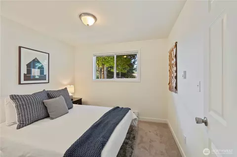 Bedroom - 1015 Dyer Rd, Sultan, WA 98294 photo 4 of 8