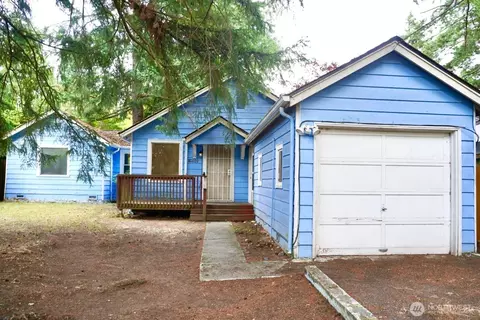 14040 Ashworth Ave N, Seattle, WA 98133