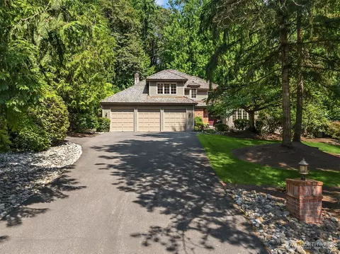 13016 207th Ave SE, Issaquah, WA 98027